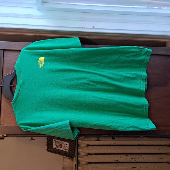 The North Face Men's size L green and yellow short sleeve logo tee - Picture 4 of 5